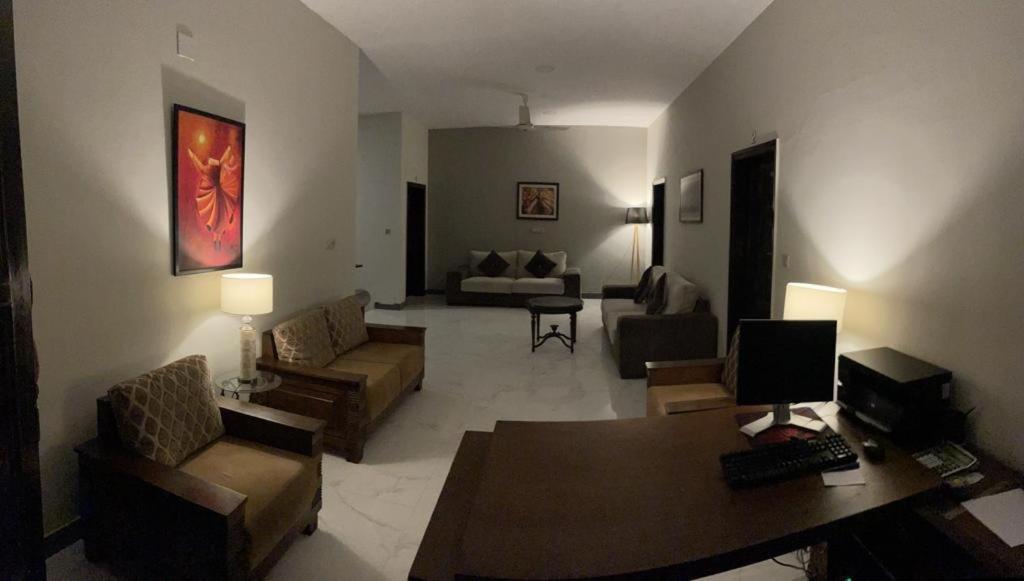 The Riviera Hotell Islamabad Exteriör bild