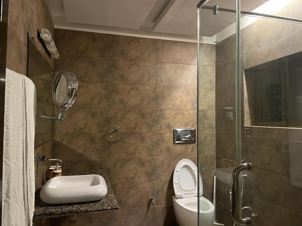 The Riviera Hotell Islamabad Exteriör bild
