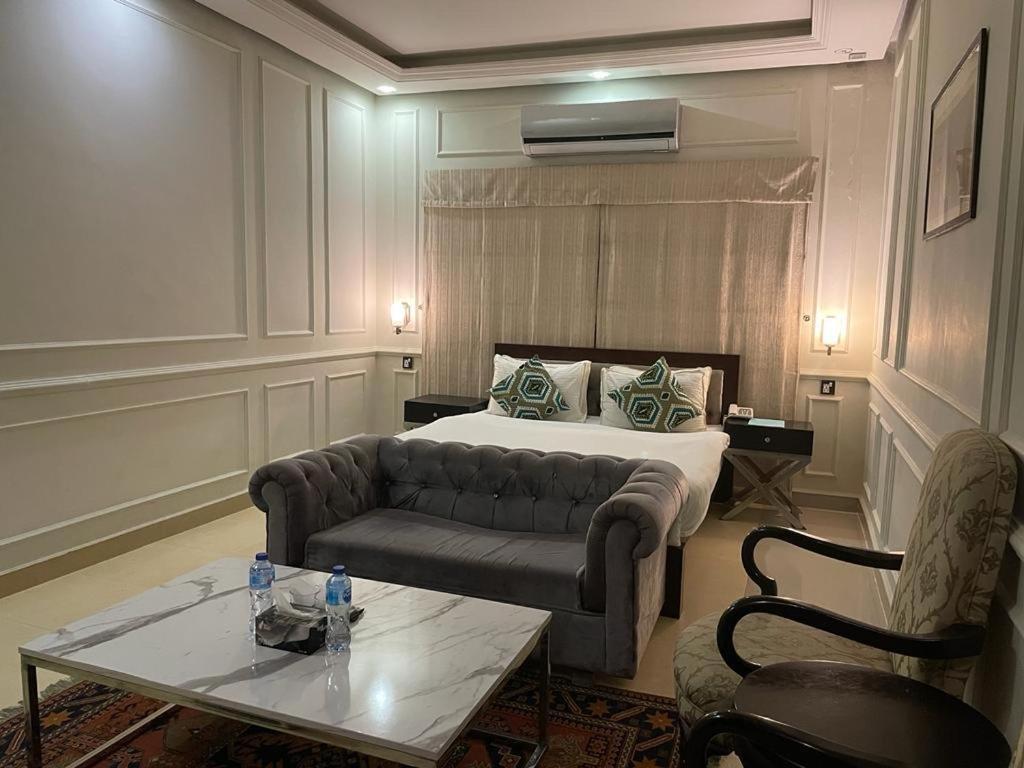 The Riviera Hotell Islamabad Exteriör bild